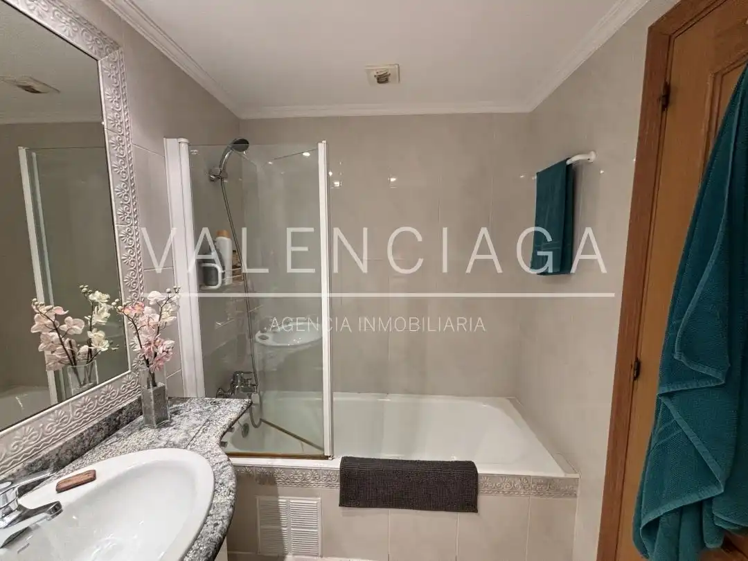 Flat with terrace to rent in José Maria Sert Plaza, imagen 18