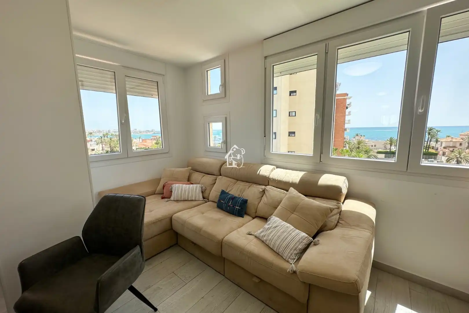 Living room of Apartments for rent in Torrevieja  with Furnished, Oven and Washing machine