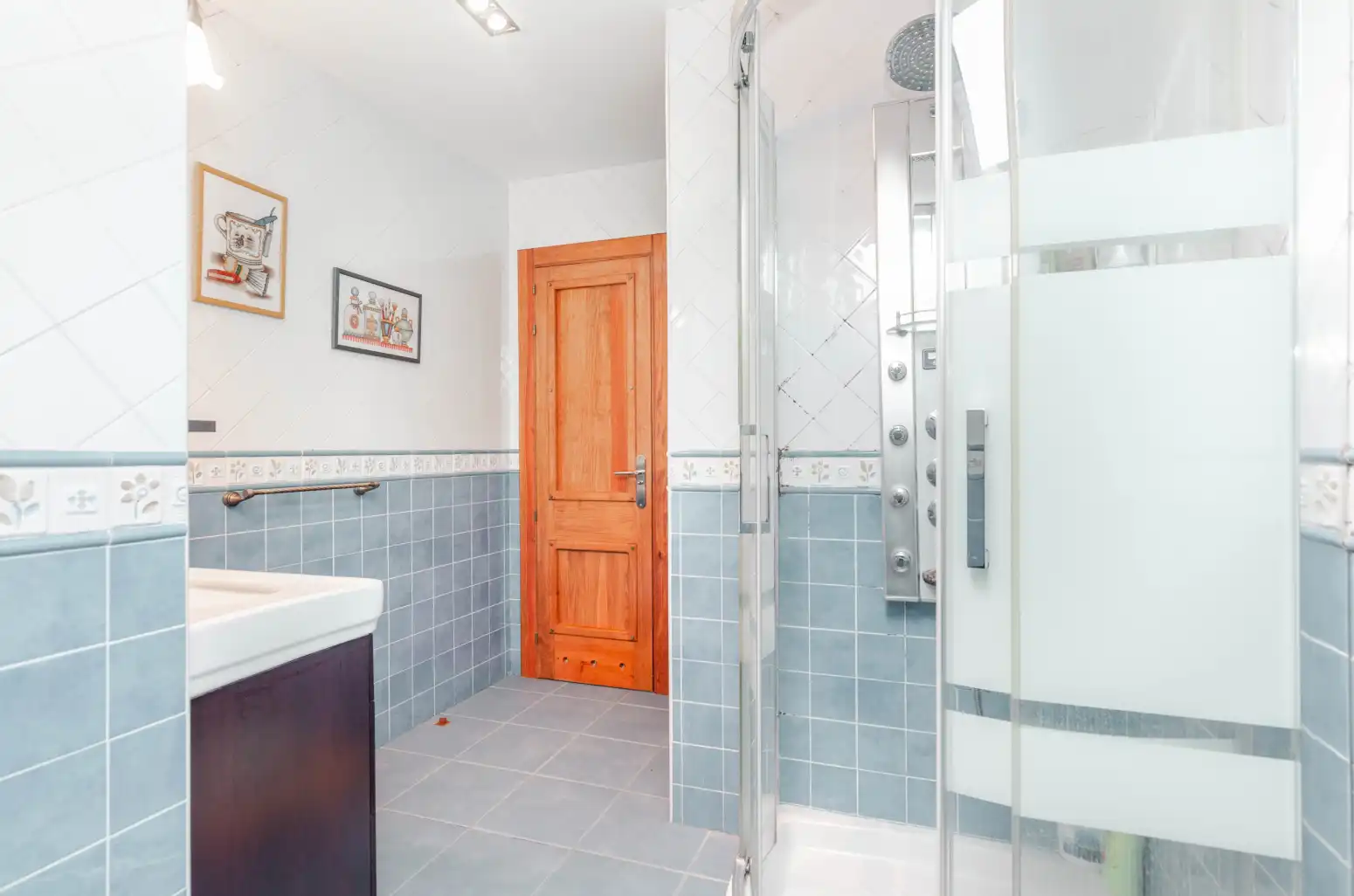 Bathroom of Flat for sale in Tineo  with Heating, Parquet flooring and Furnished