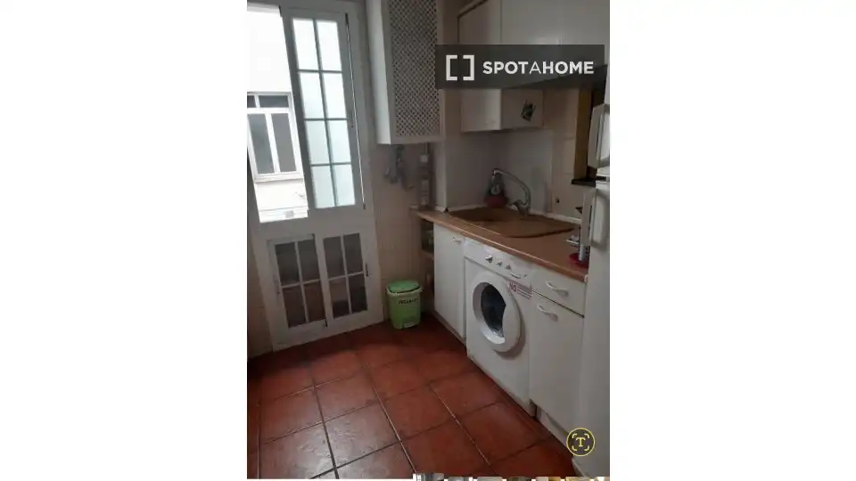 Vista exterior de Piso para compartir en Madrid con Aire acondicionado, Terraza y Amueblado