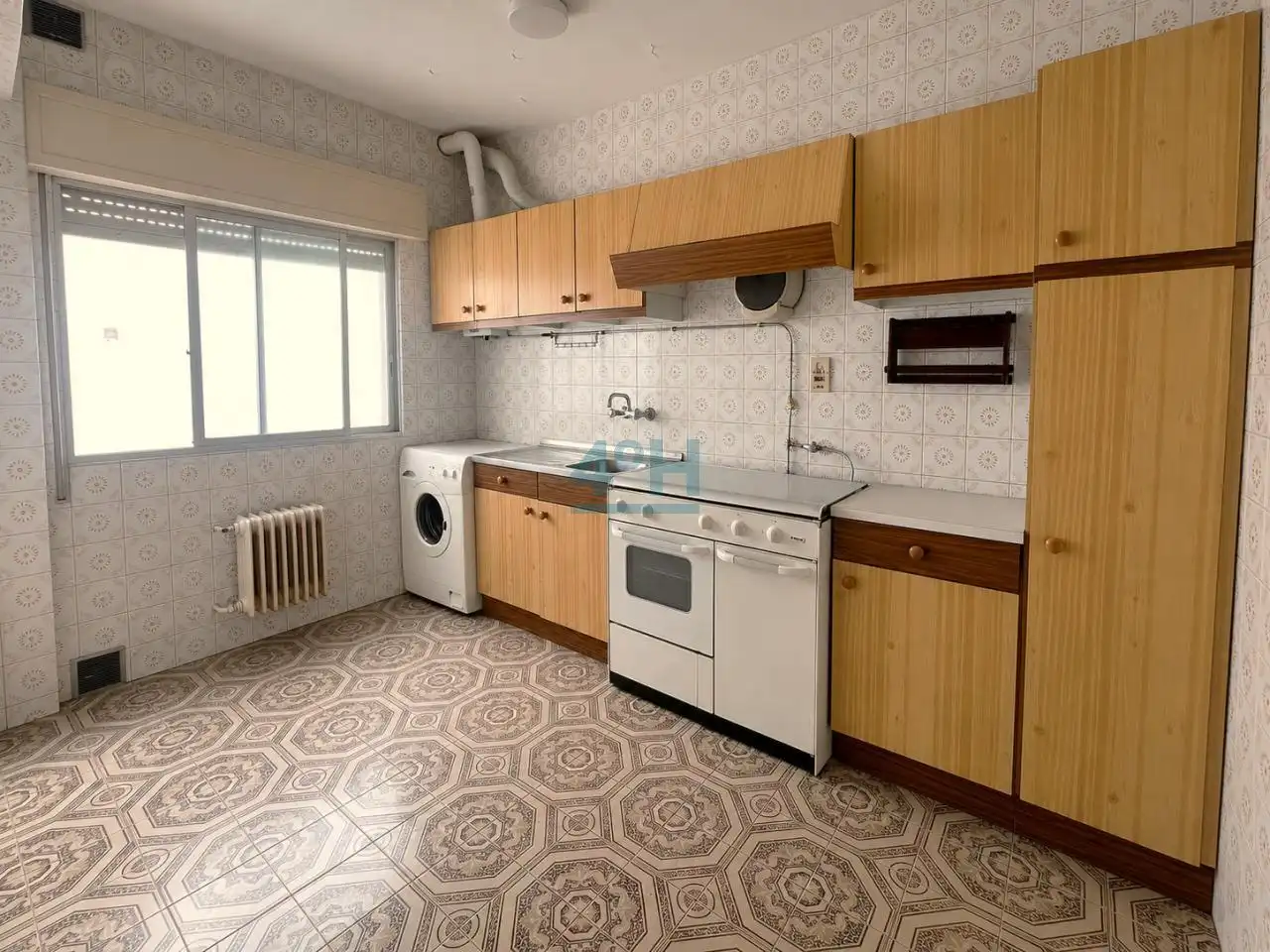 Cocina de Piso en venta en Ourense Capital  con Calefacción y Balcón