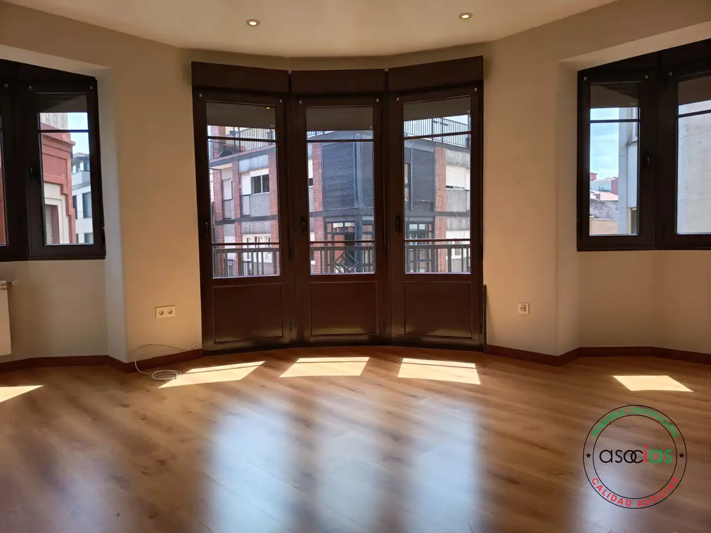 Pis de lloguer a CL CASIMIRO VELASCO, Barrio del Centro