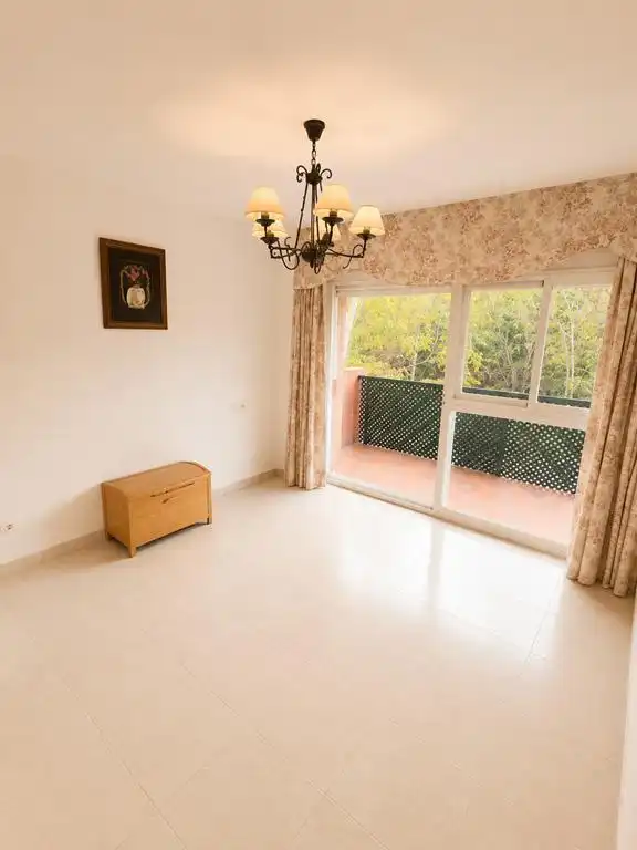 Habitación de Piso en venta en Estepona con Terraza