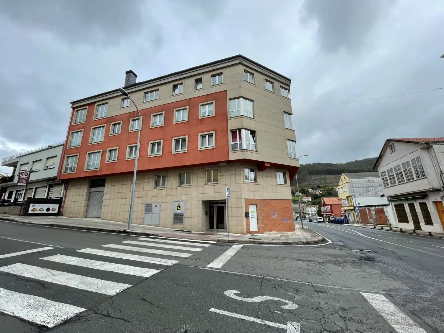 Aparcament amb ascensor en venda a Avenida Malde Vizoso 2