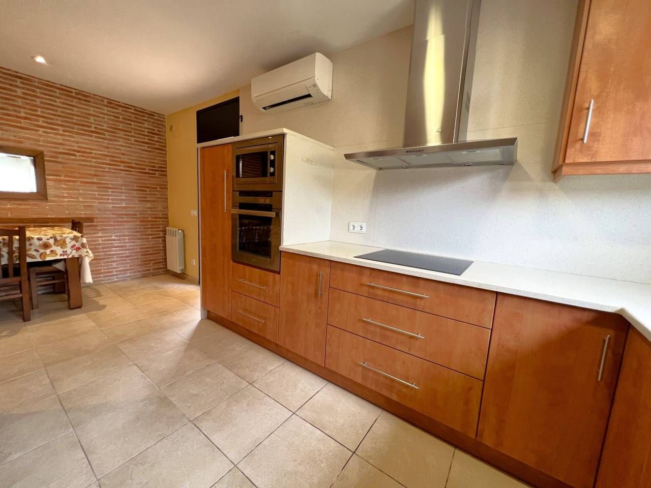 Cuina de Casa o xalet en venda en Riells i Viabrea amb Calefacció, Jardí privat i Terrassa