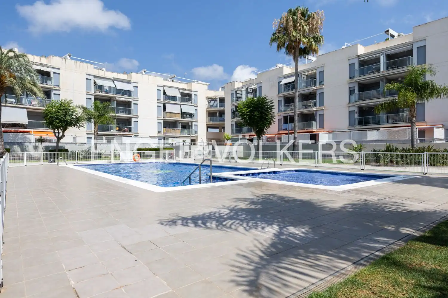 Vista exterior de Àtic de lloguer en Almenara amb Aire condicionat, Calefacció i Jardí privat