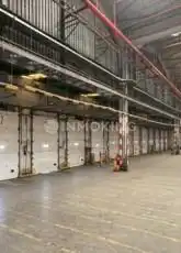 Parkplatz von Fabrikhallen zur Miete in Valdemoro mit Heizung
