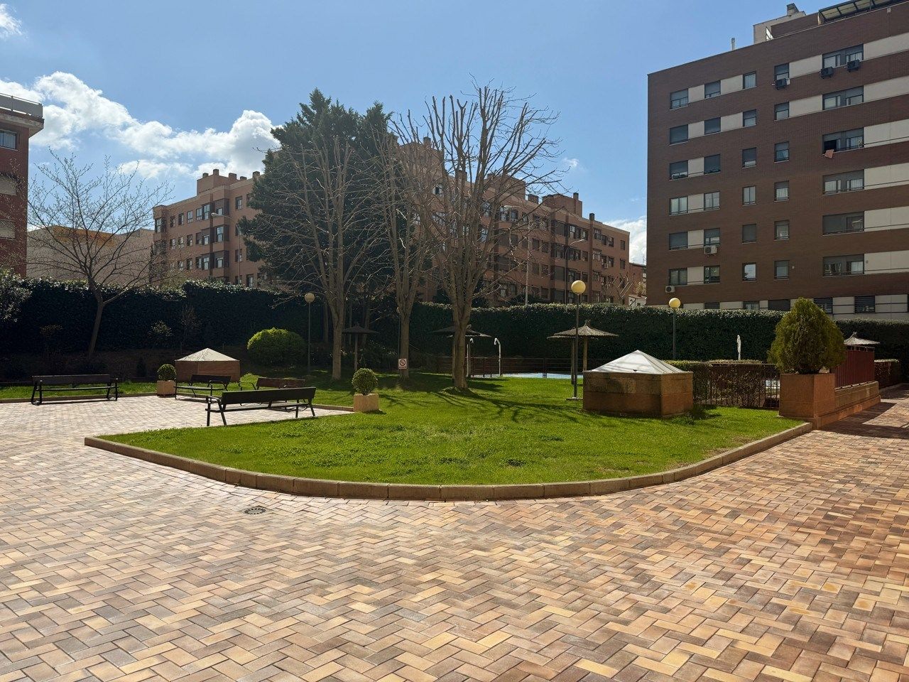 Jardí de Pis de lloguer en  Madrid Capital amb Aire condicionat, Calefacció i Terrassa