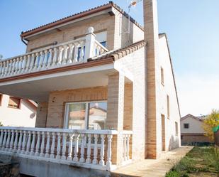 Vista exterior de Casa o xalet en venda en Pelayos de la Presa amb Calefacció i Terrassa