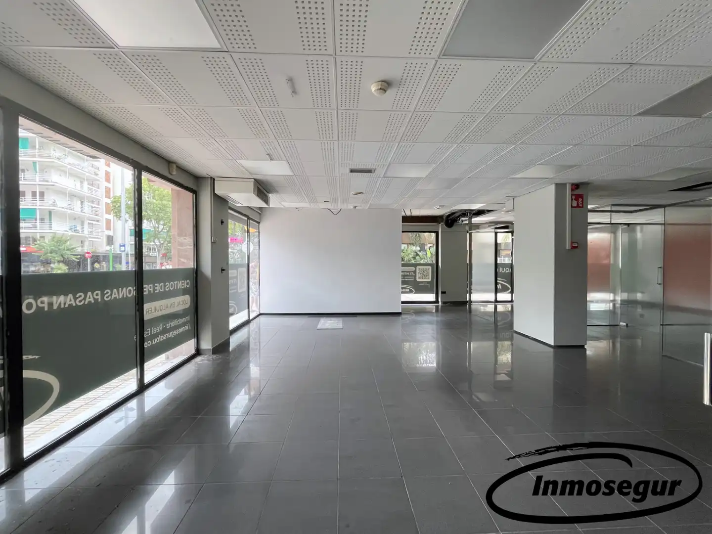 Geschaftsraum zur Miete in Salou mit Klimaanlage, Heizung und Terrasse