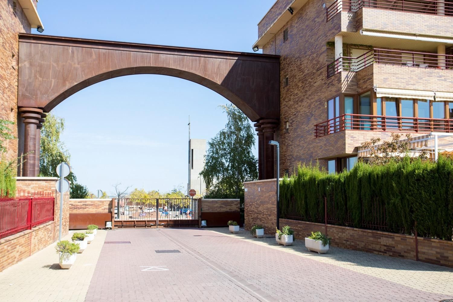 Exterior view of Flat for sale in  Zaragoza Capital  with Heating, Private garden and Terrace