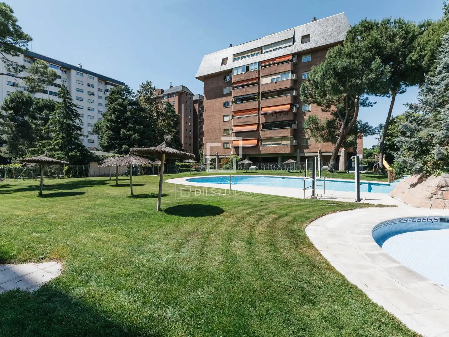 Exterior view of Flat for rent in Madrid  with Air Conditioner, Heating and Private garden