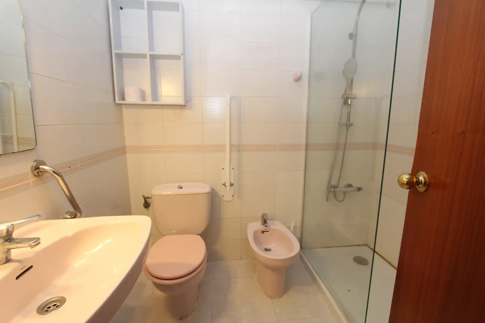 Badezimmer von Wohnungen zum Verkauf in Mont-roig del Camp mit Klimaanlage und Terrasse