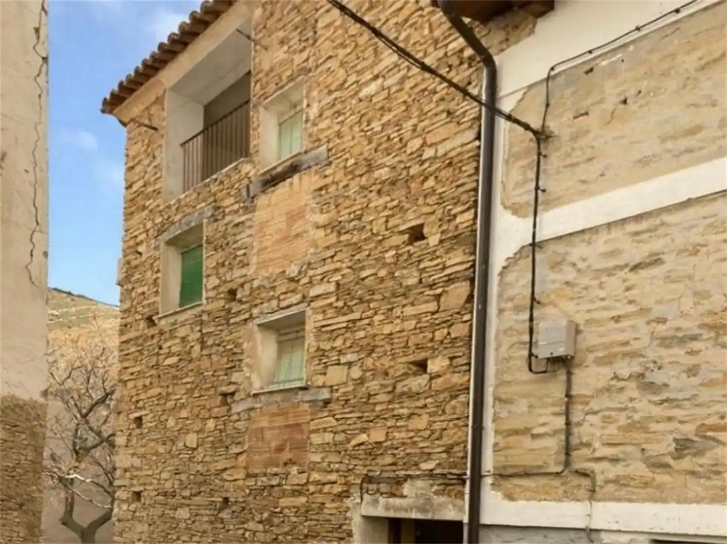 Vista exterior de Casa adosada en venda en Cigudosa amb Balcó