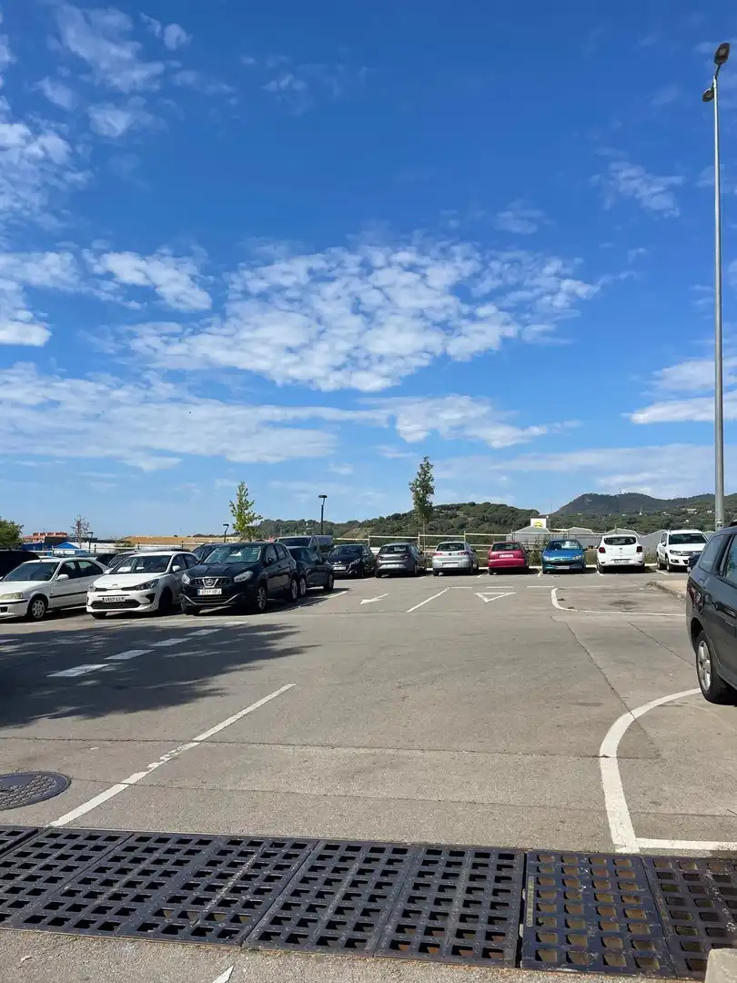 Parking de Ático en venta en Mataró con Aire acondicionado, Calefacción y Terraza