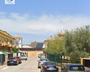 Exterior view of House or chalet for sale in Espartinas  with Private garden, Terrace and Balcony