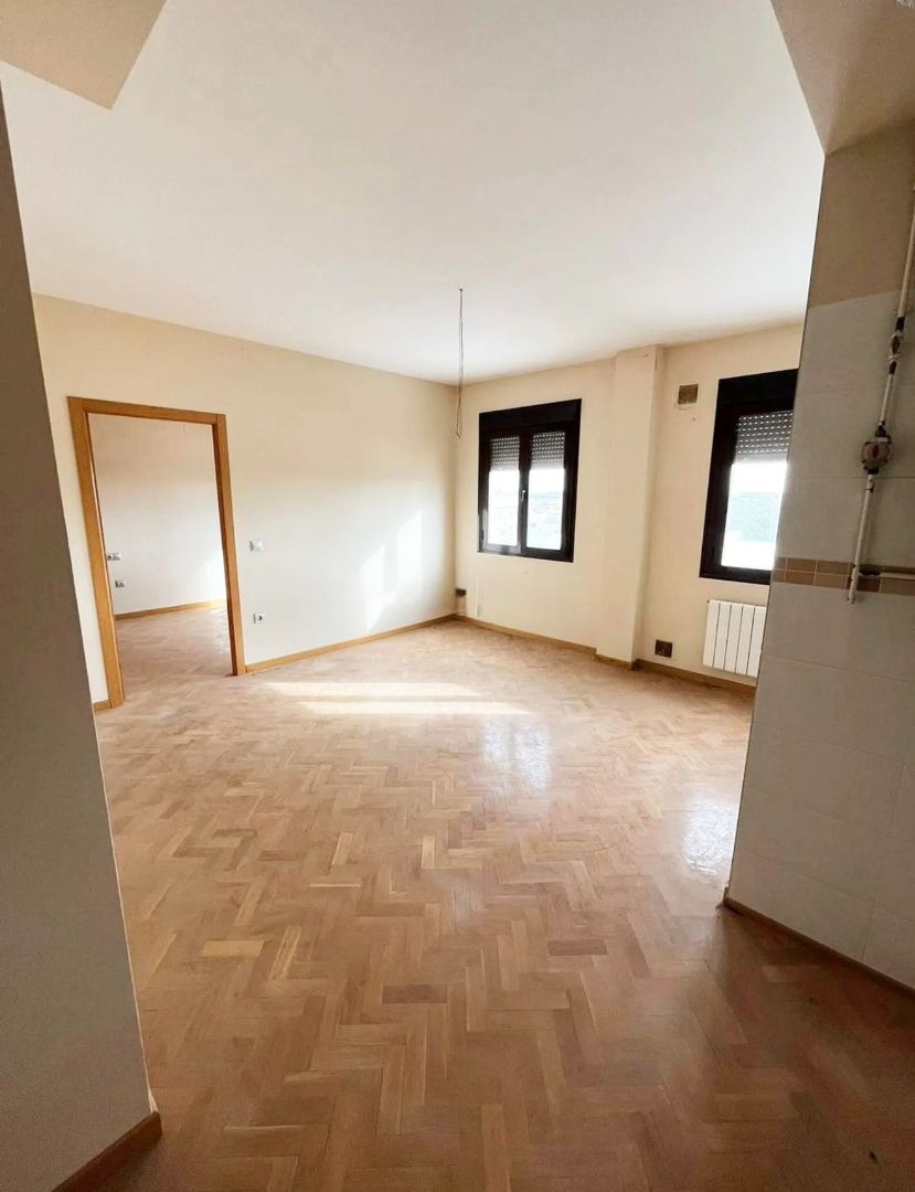 Bedroom of Apartment for sale in Socuéllamos  with Heating, Parquet flooring and Community pool