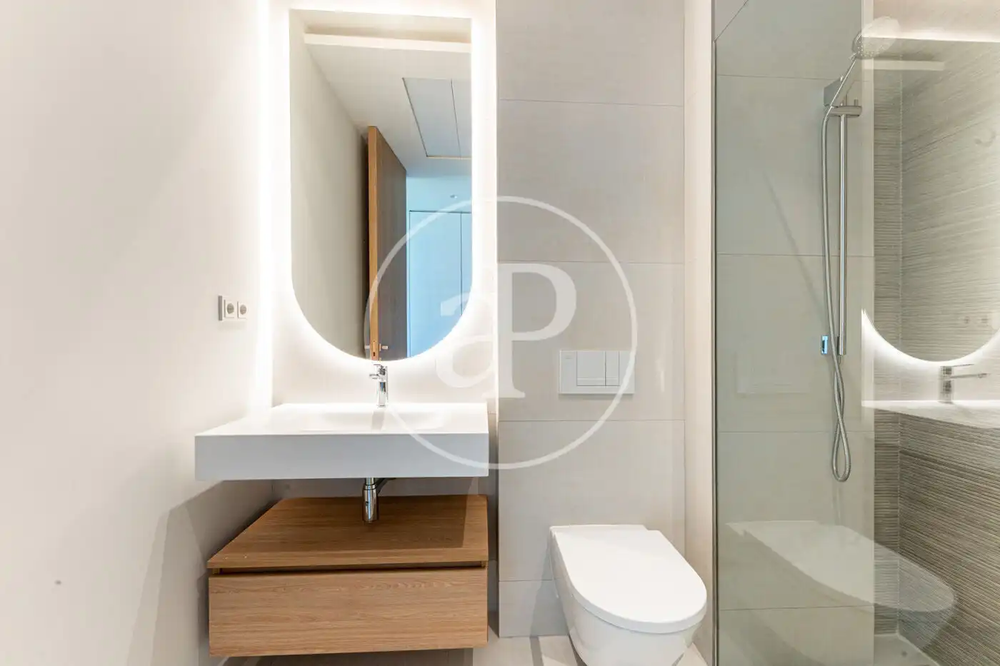 Bathroom of Flat for rent in Pozuelo de Alarcón  with Air Conditioner, Heating and Private garden
