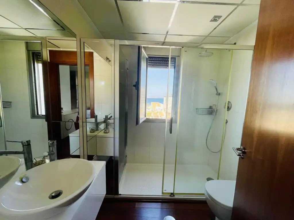 Bany de Dúplex en venda en La Manga del Mar Menor amb Aire condicionat, Calefacció i Jardí privat