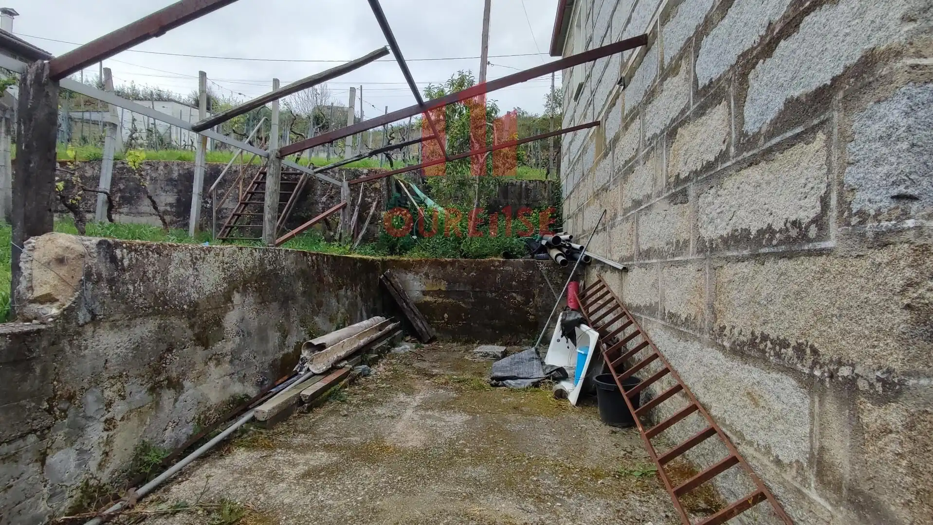 Casa o xalet en venda en Ourense Capital  amb Calefacció i Jardí privat
