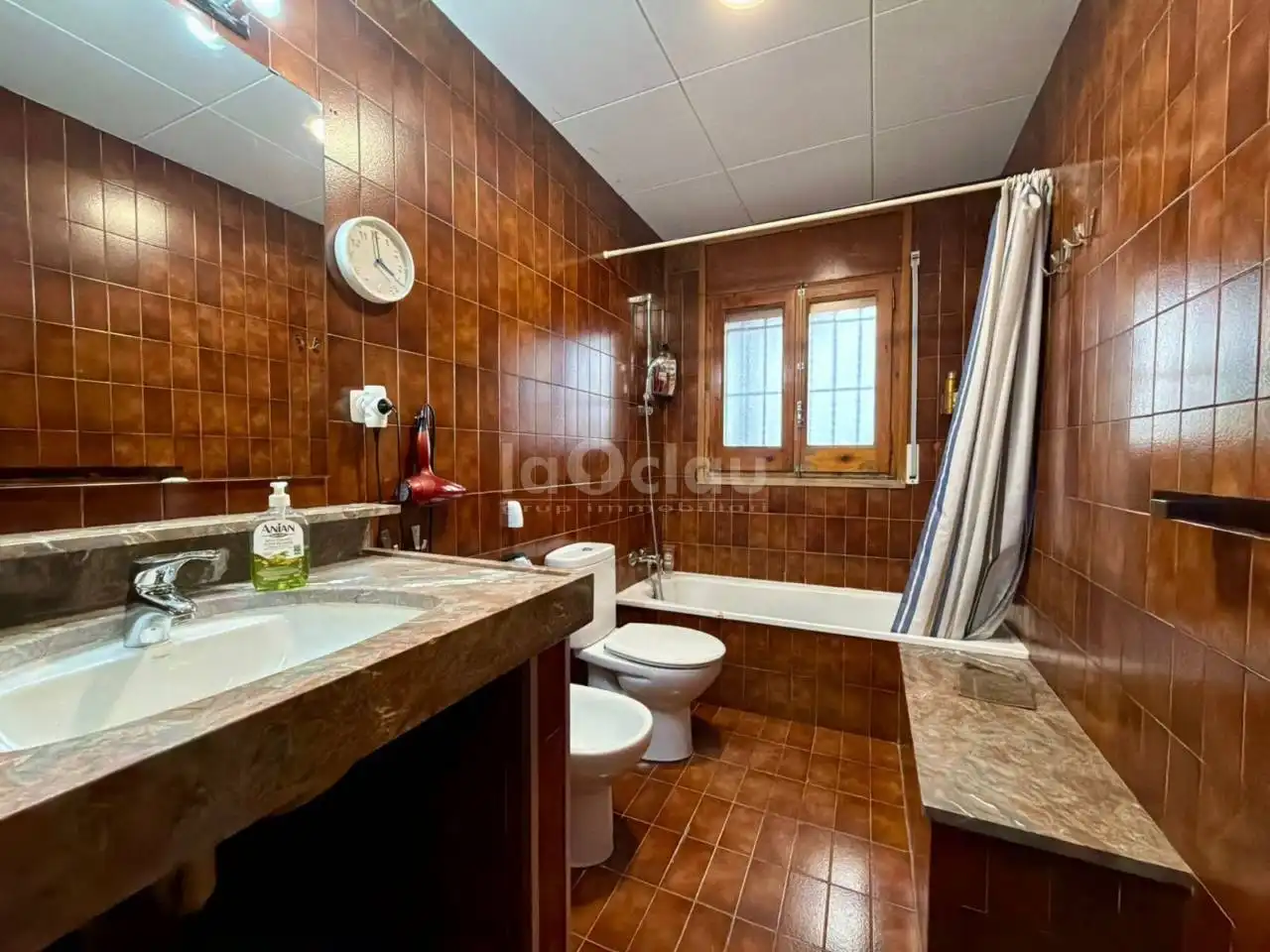 Bany de Casa o xalet en venda en Tavèrnoles amb Jardí privat i Terrassa