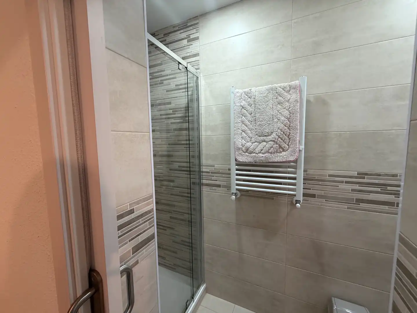 Badezimmer von Wohnung zur Miete in Madrid mit Heizung, Abstellraum und Möbliert