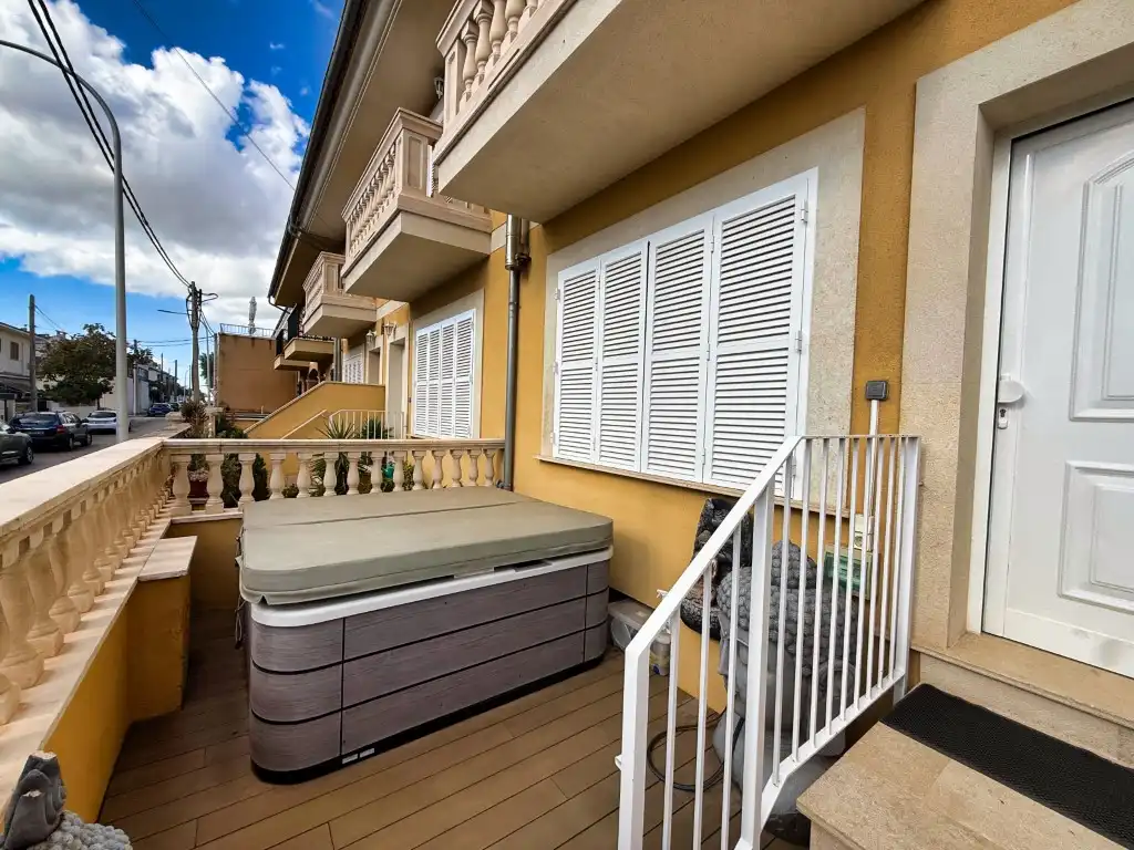 Terrasse von Einfamilien-Reihenhaus zum Verkauf in  Palma de Mallorca mit Klimaanlage, Terrasse und Möbliert