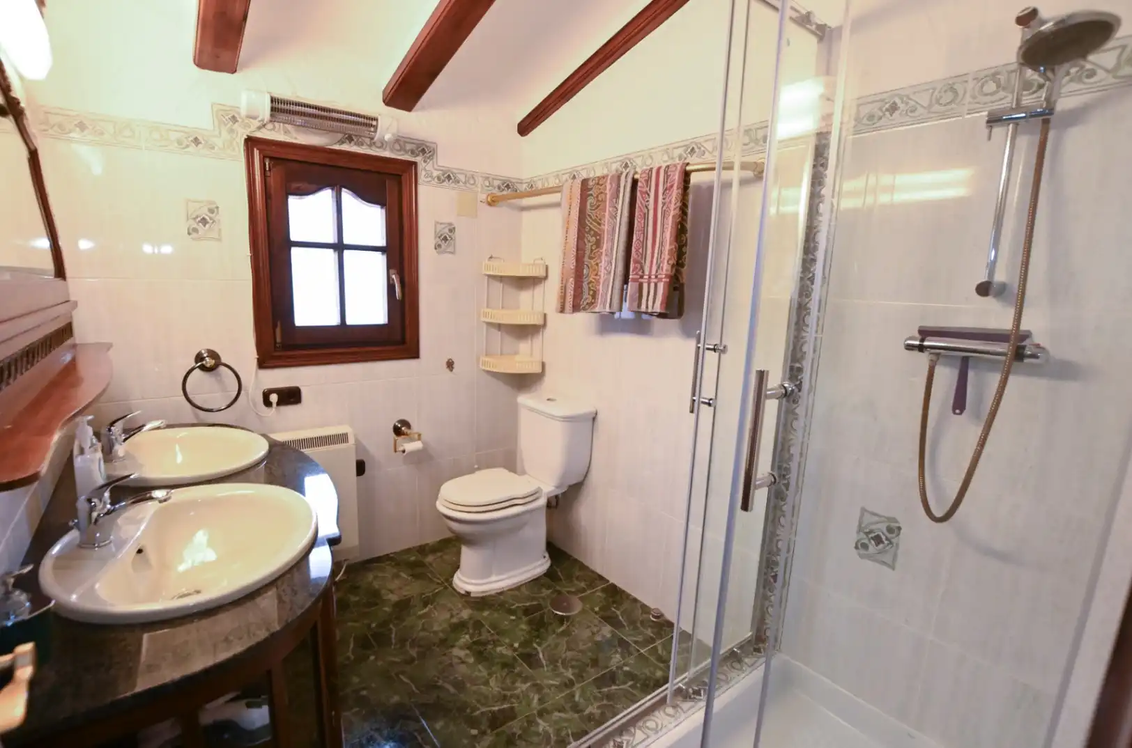 Country homes for sale in Canuta