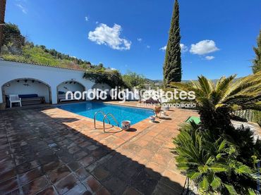 Maison avec piscine à vendre à Comares