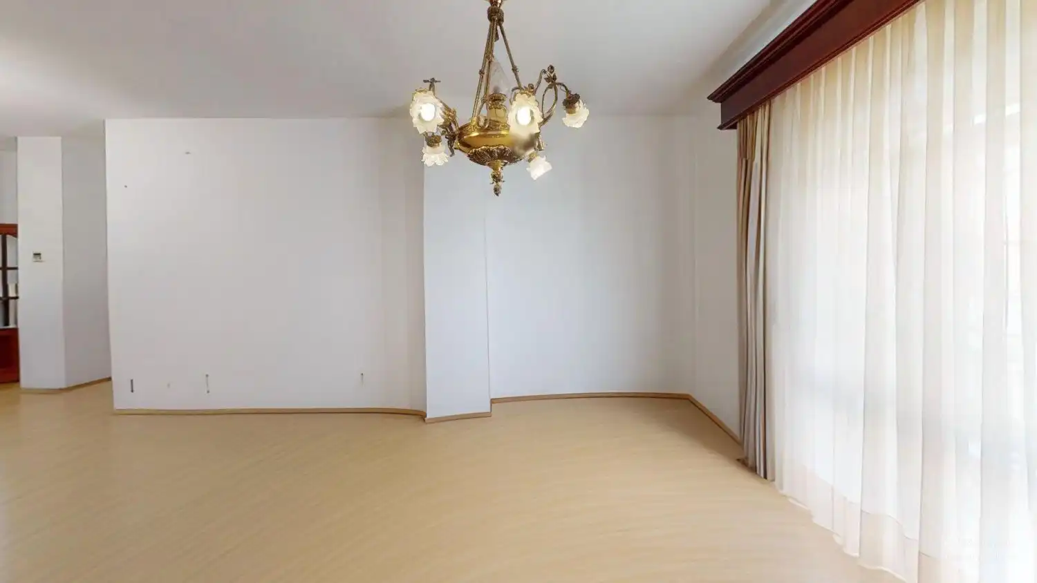 Living room of Flat for sale in Sevilla  with Air Conditioner, Heating and Balcony