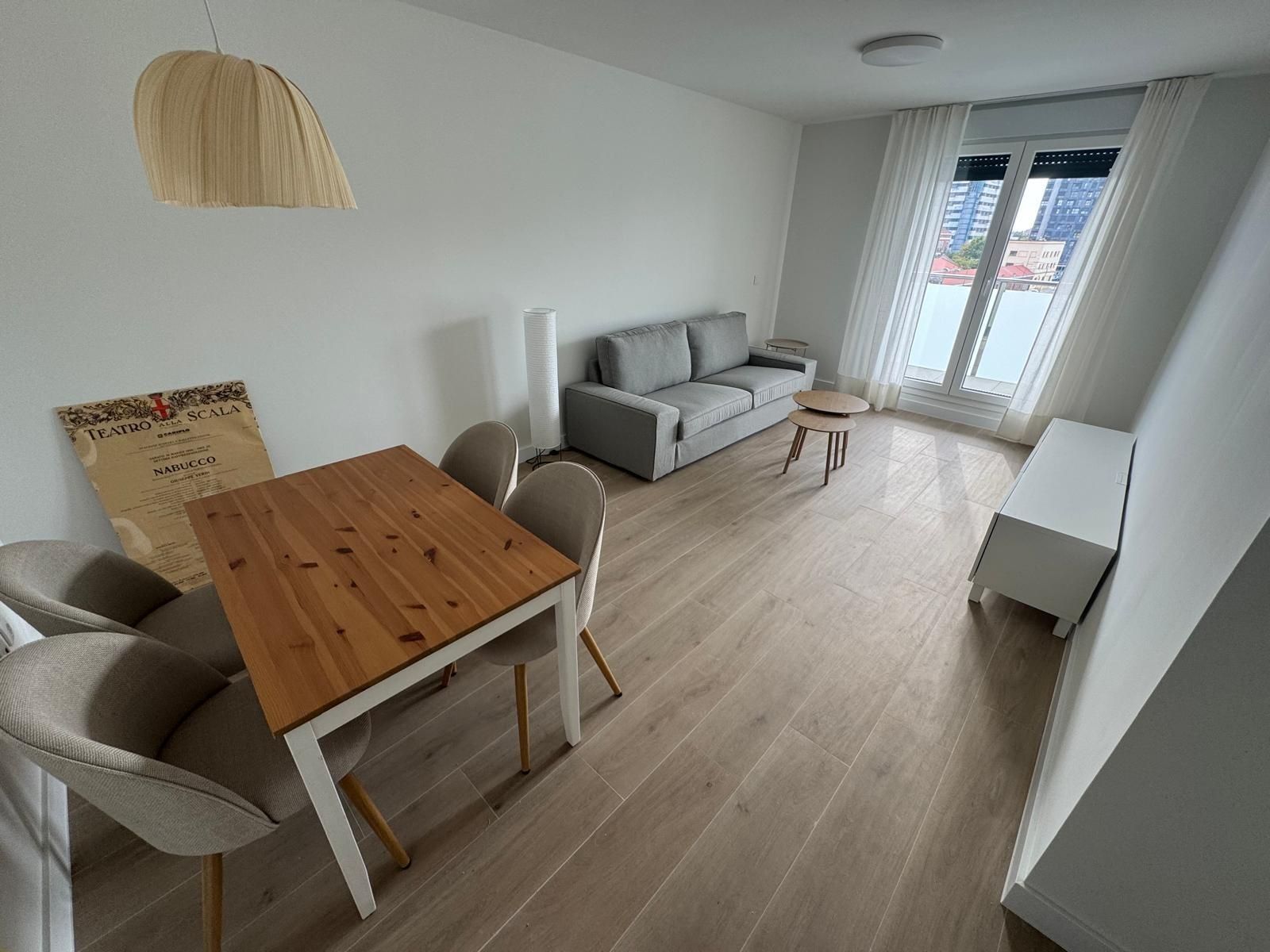Sala d'estar de Apartament de lloguer en Valladolid Capital amb Calefacció, Terrassa i Traster