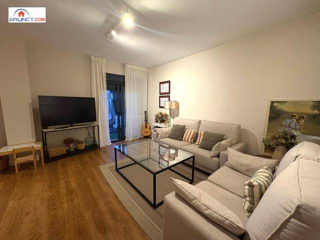 Casa adosada en Alquiler en Entrenúcleos