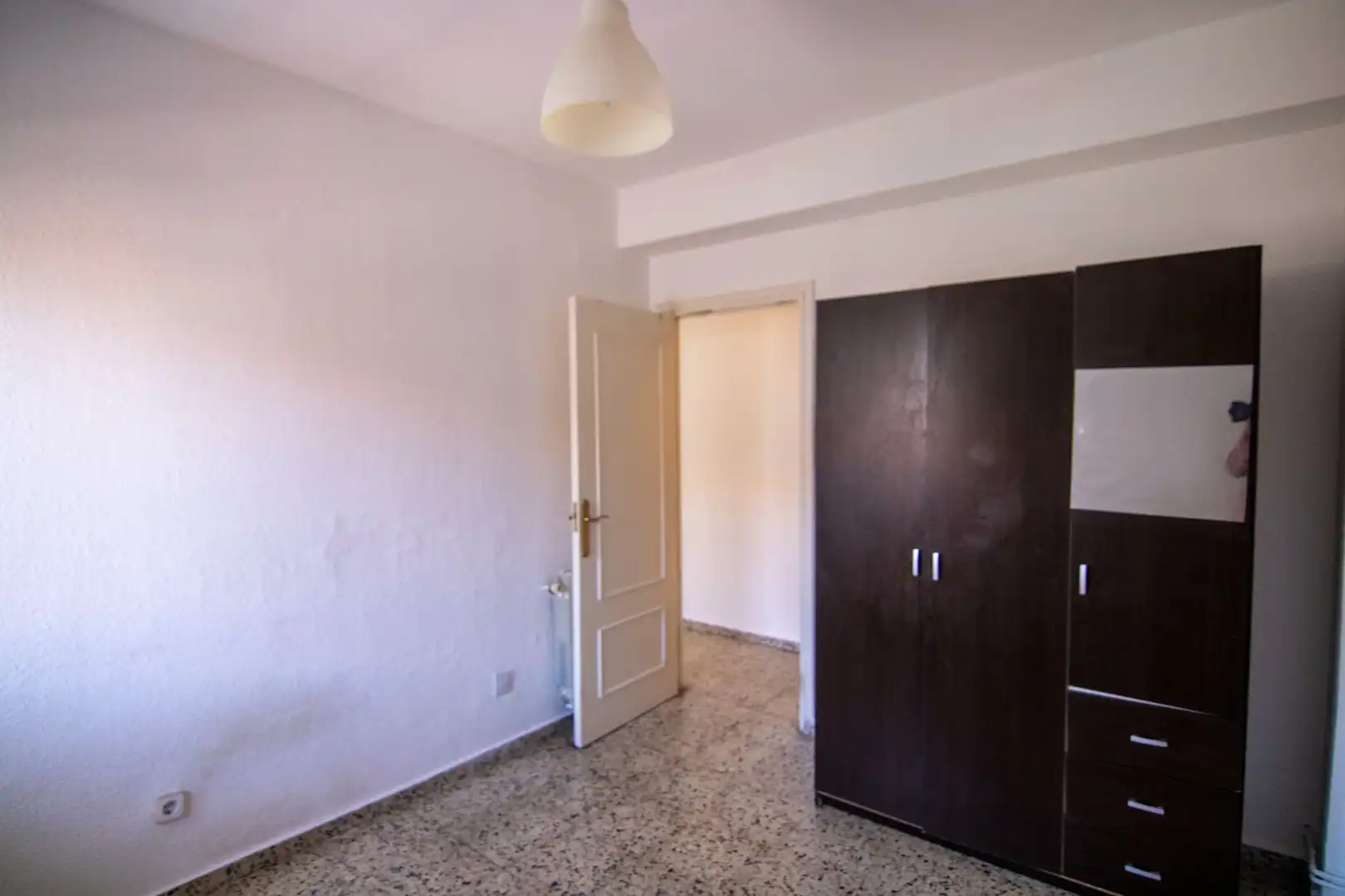 Bedroom of Flat for sale in Madrid  with Terrace, Washing machine and Alarm