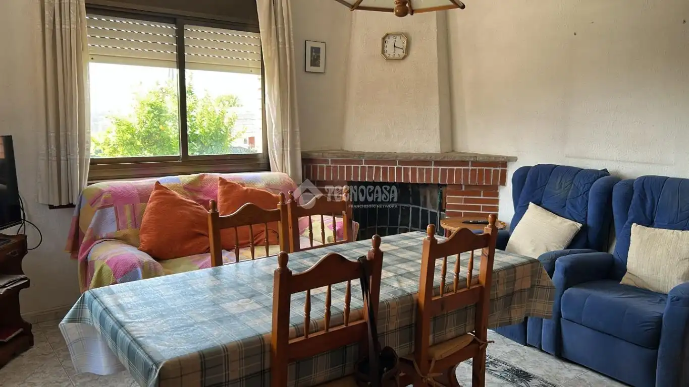Sala d'estar de Casa o xalet en venda en Rubí