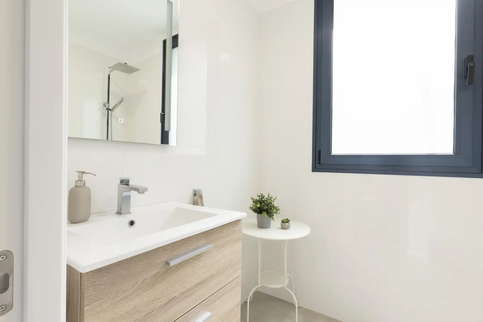 Badezimmer von Haus oder Chalet zum Verkauf in Los Realejos mit Privatgarten, Terrasse und Abstellraum