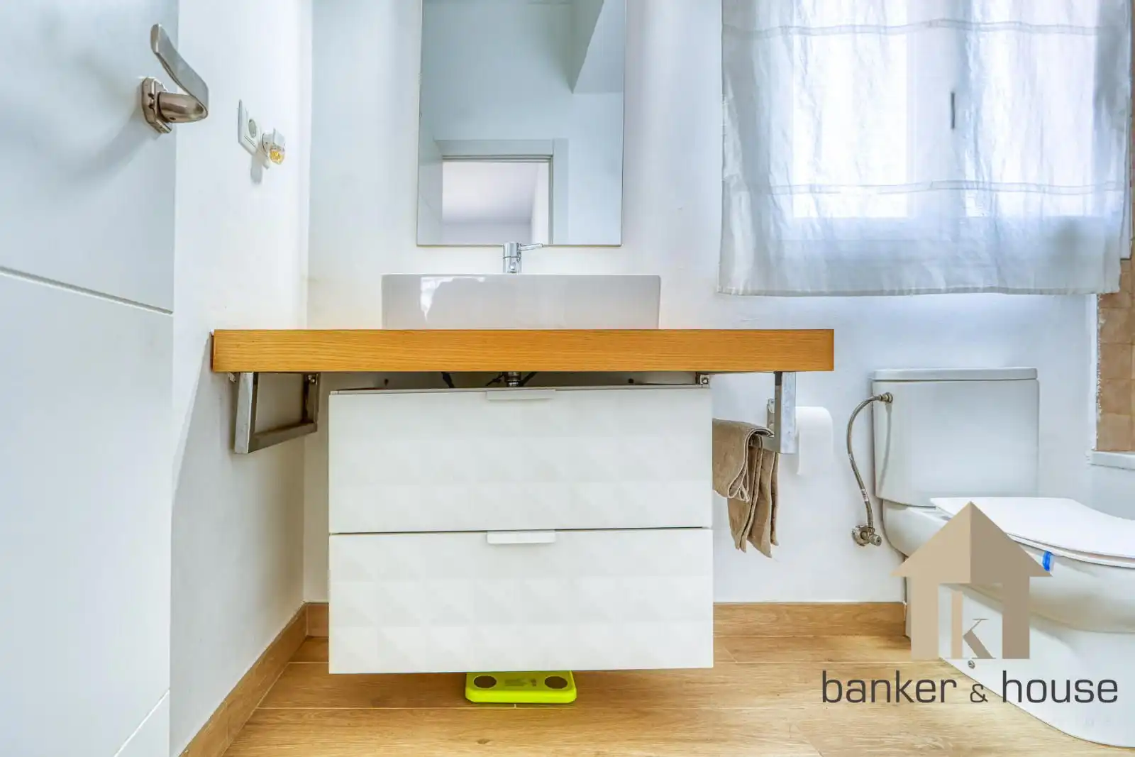 Baño de Casa adosada en venta en Cerdanyola del Vallès con Aire acondicionado, Jardín privado y Terraza