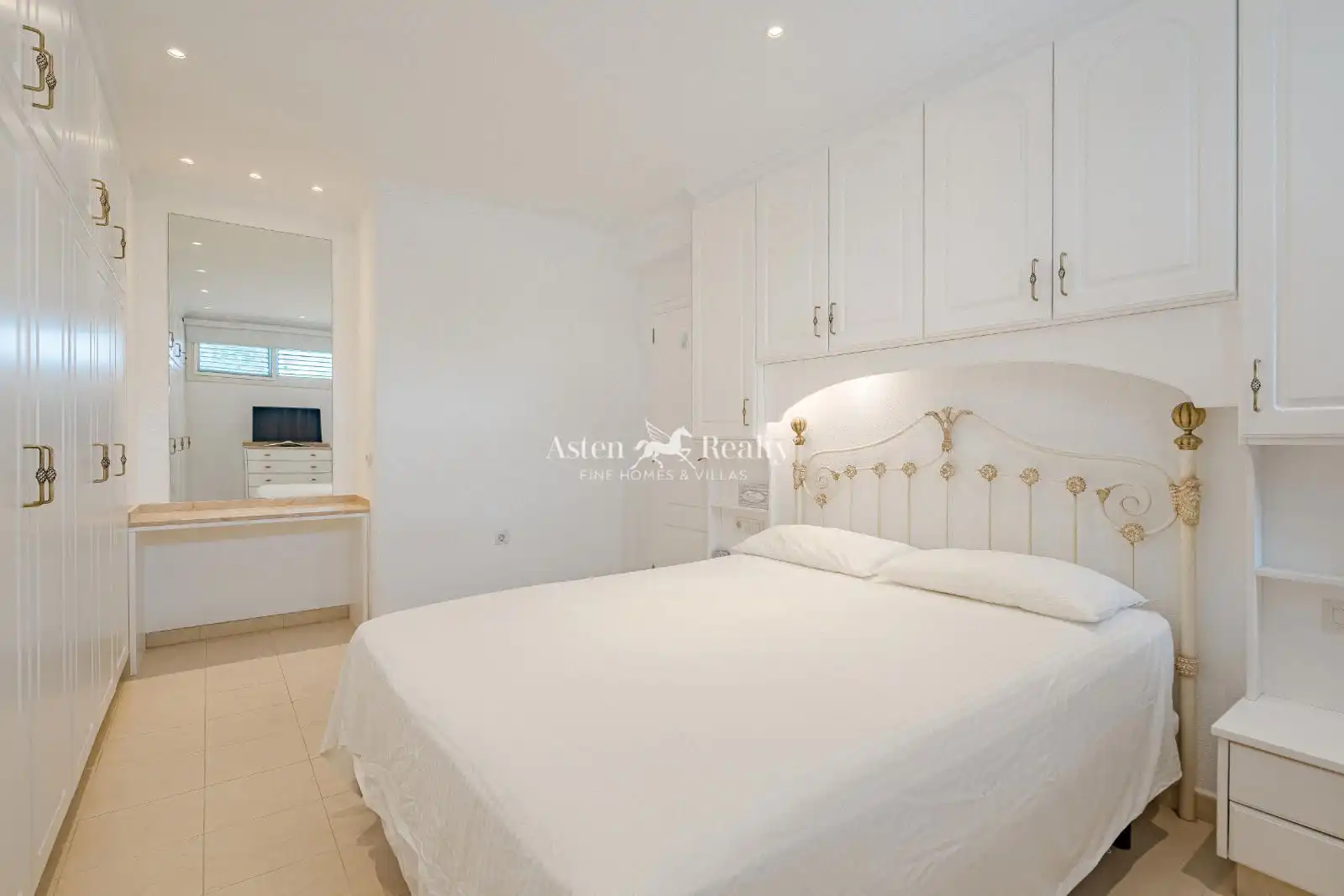 Habitación de Apartamento en venta en Adeje con Aire acondicionado, Terraza y Piscina