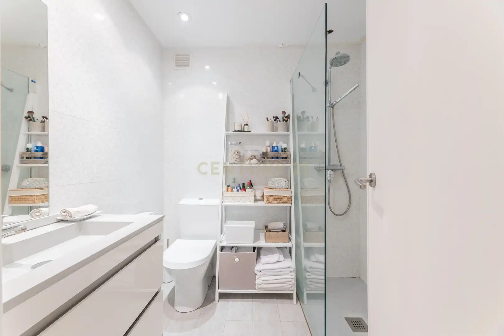 Baño de Piso en venta en Valencia con Aire acondicionado, Trastero y Balcón