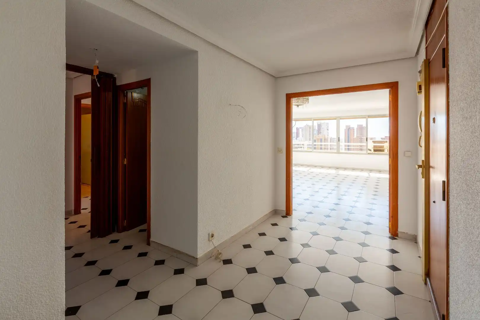 Piso en venta en Benidorm con Aire acondicionado, Calefacción y Piscina comunitaria