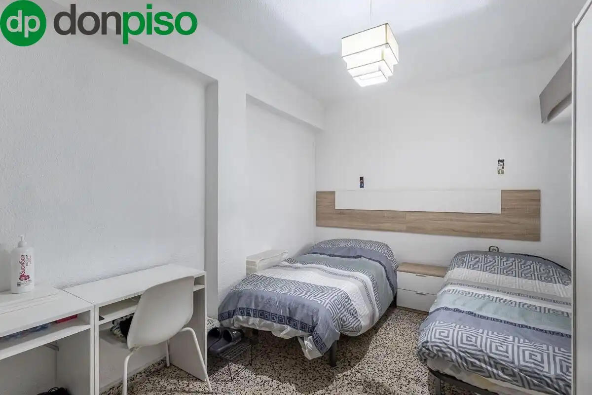 Habitación de Piso en venta en Granada