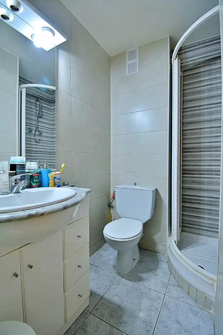 Baño de Piso en venta en Barcelona con Aire acondicionado, Calefacción y Balcón