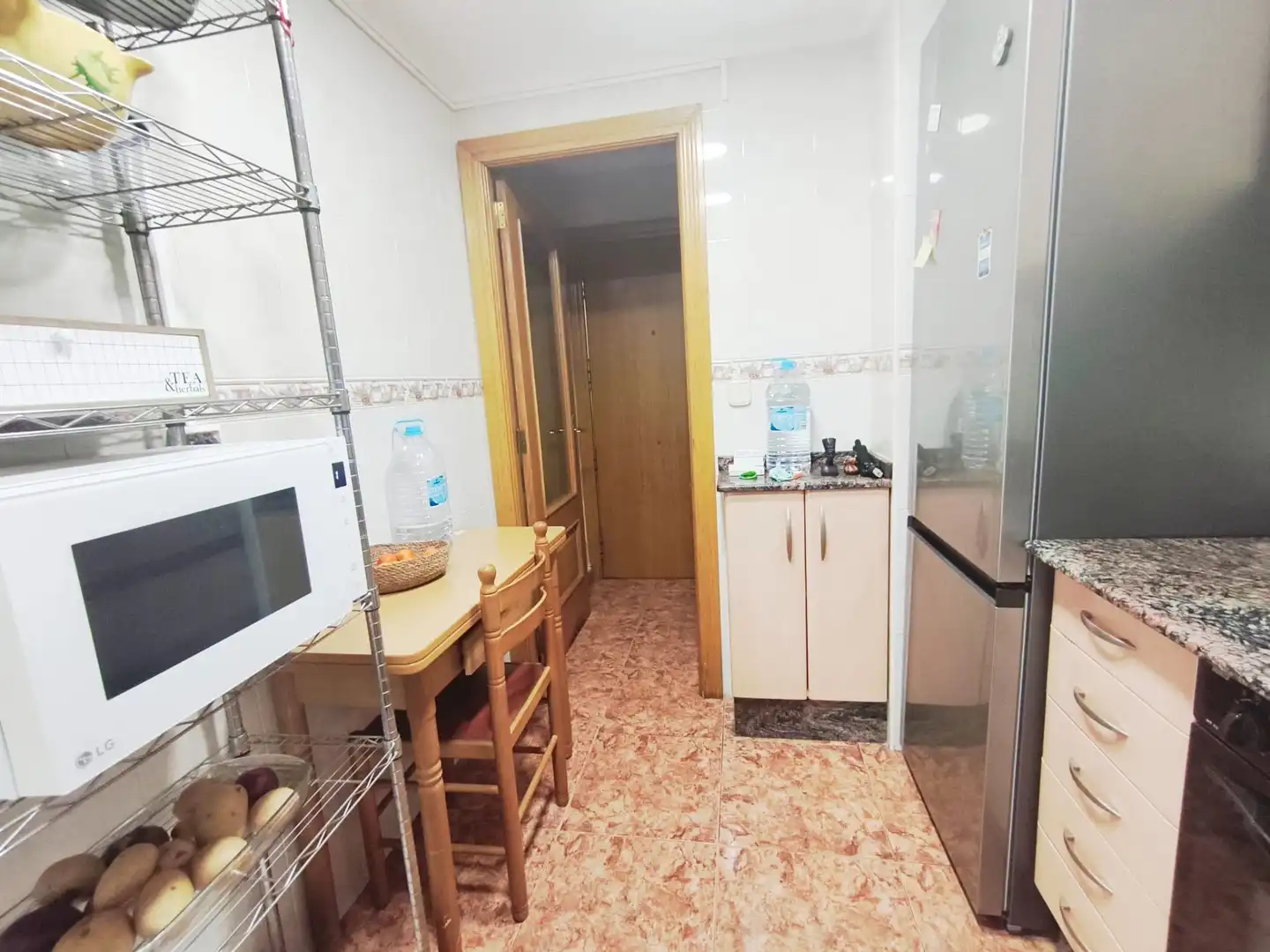 Cocina de Piso en venta en Valencia con Horno y Lavadora