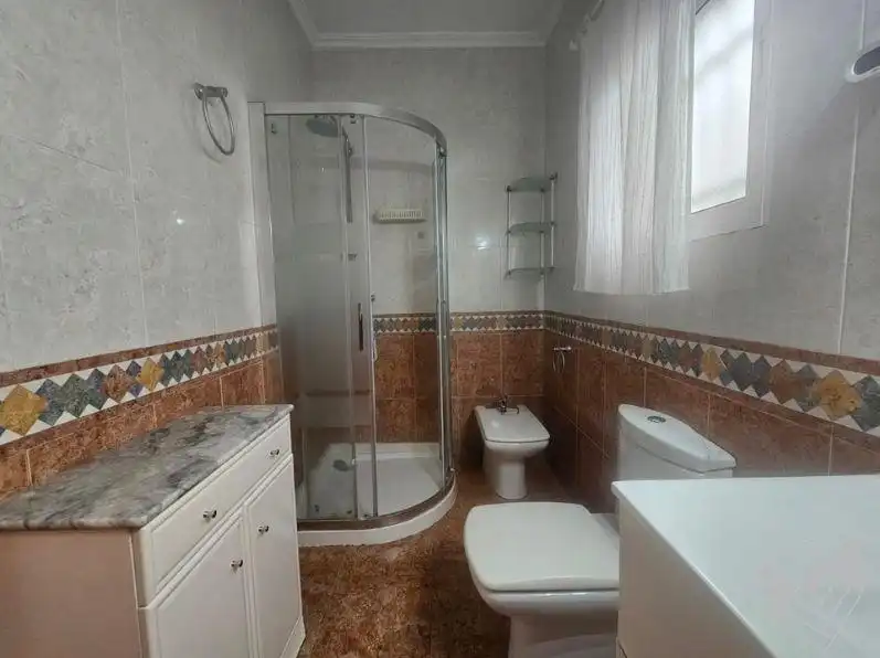 Baño de Casa adosada en venta en Vinaròs con Aire acondicionado, Calefacción y Terraza