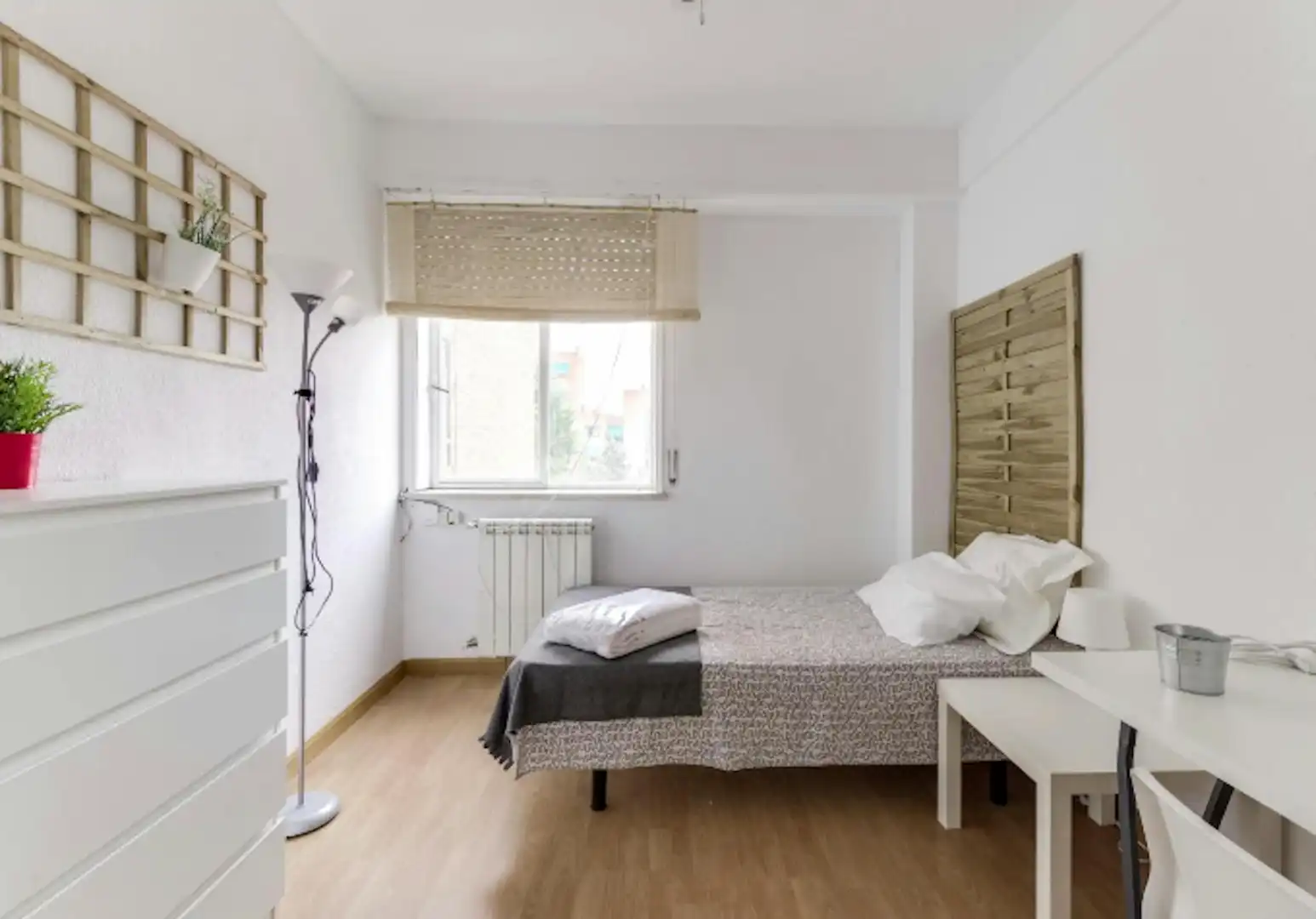 Bedroom of Flat for rent in Madrid  with Heating, Furnished and Washing machine