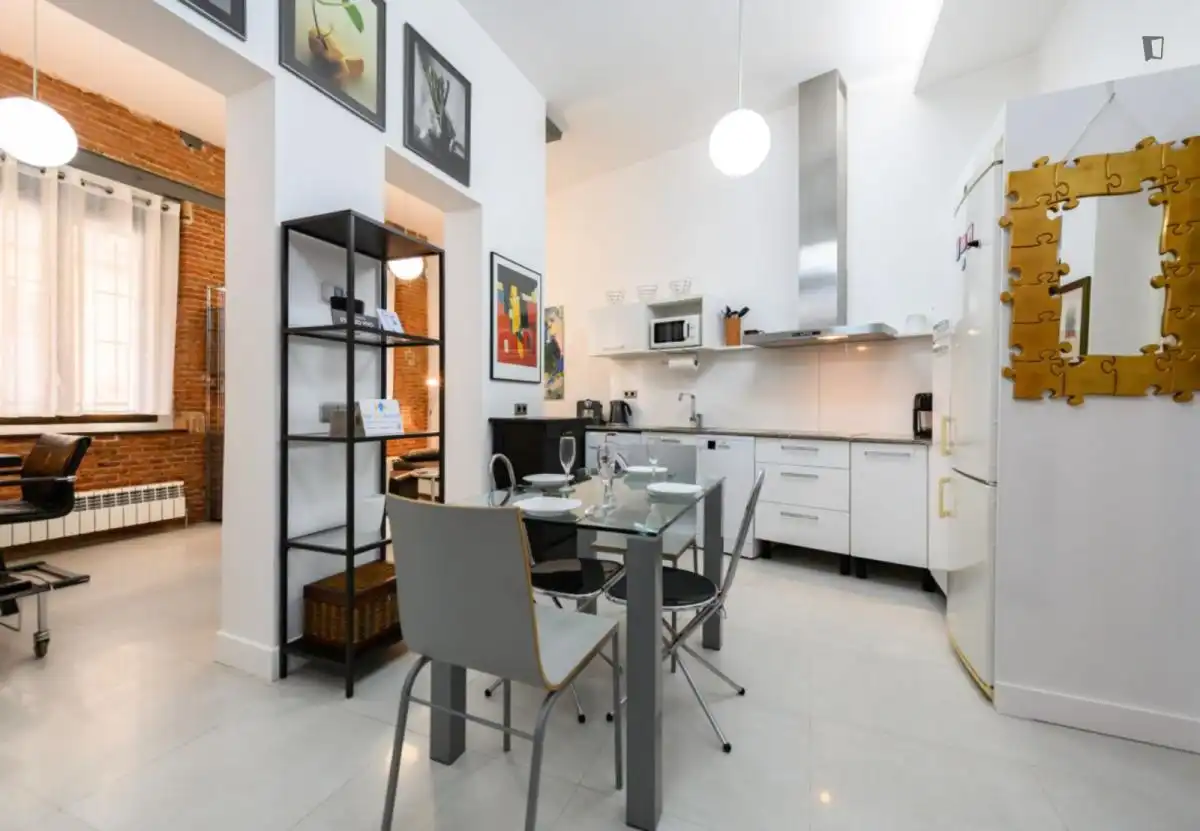 Cocina de Apartamento de alquiler en Madrid con Calefacción, Amueblado y Horno
