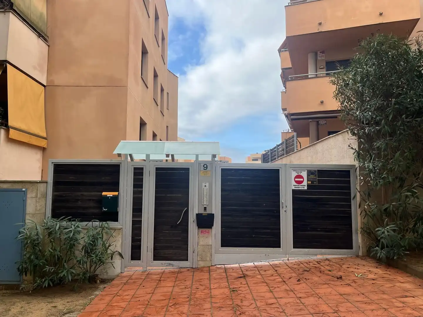 Außenansicht von Wohnungen zum Verkauf in Lloret de Mar mit Klimaanlage, Heizung und Abstellraum