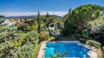 Jardí de Casa o xalet en venda en Becerril de la Sierra amb Piscina