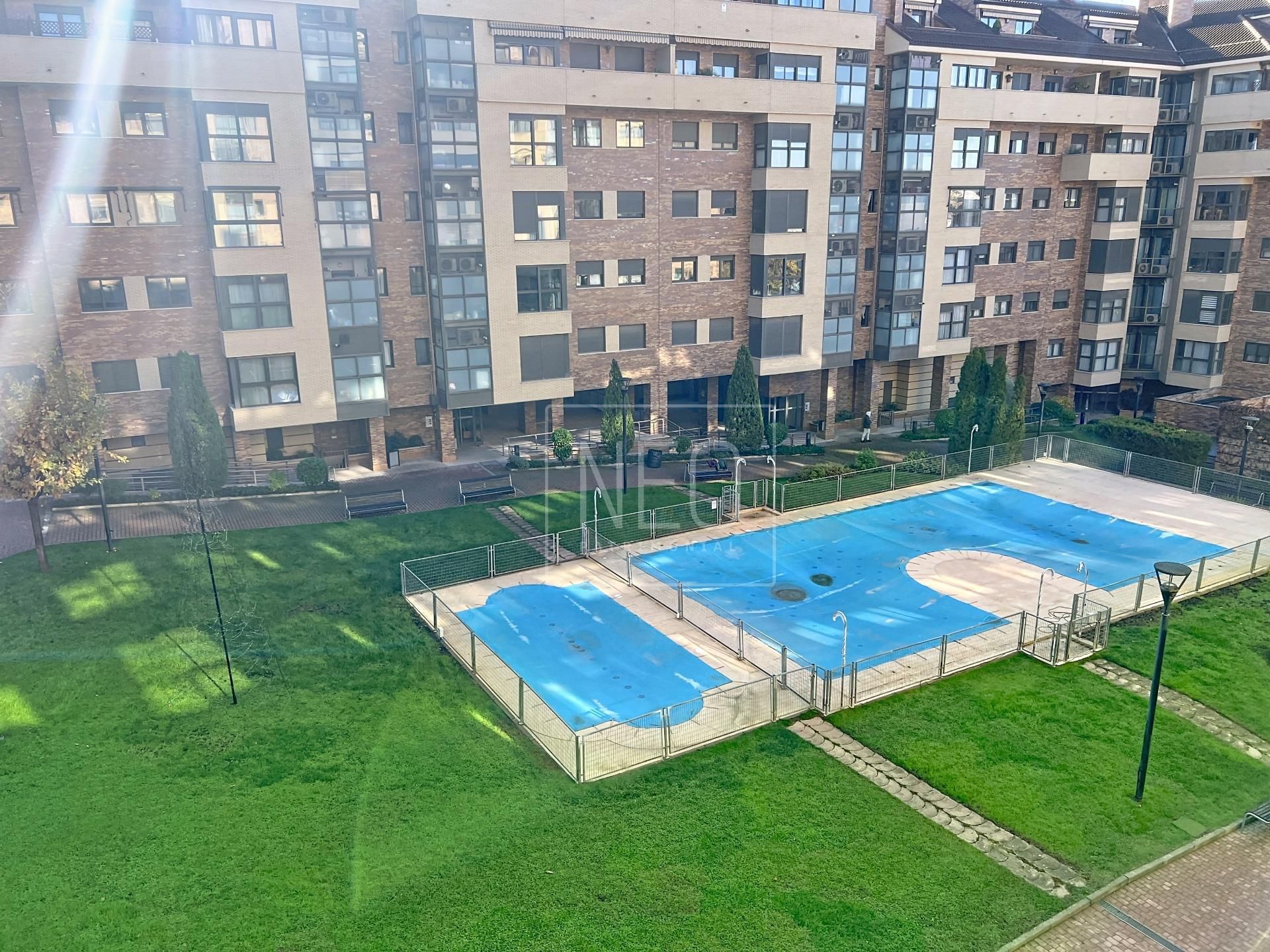 Swimming pool of Flat for sale in Rivas-Vaciamadrid  with Air Conditioner, Heating and Private garden