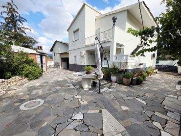 Casa amb balcó en venda a Vacarisses