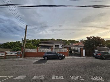 Casa con jardín en venta en Carrer del Capcir 14